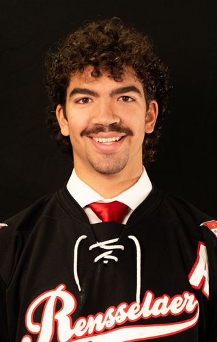 Torin Schraven's headshot